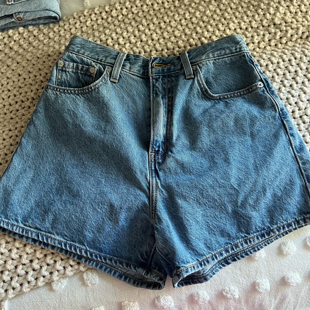 Levi’s high loose shorts